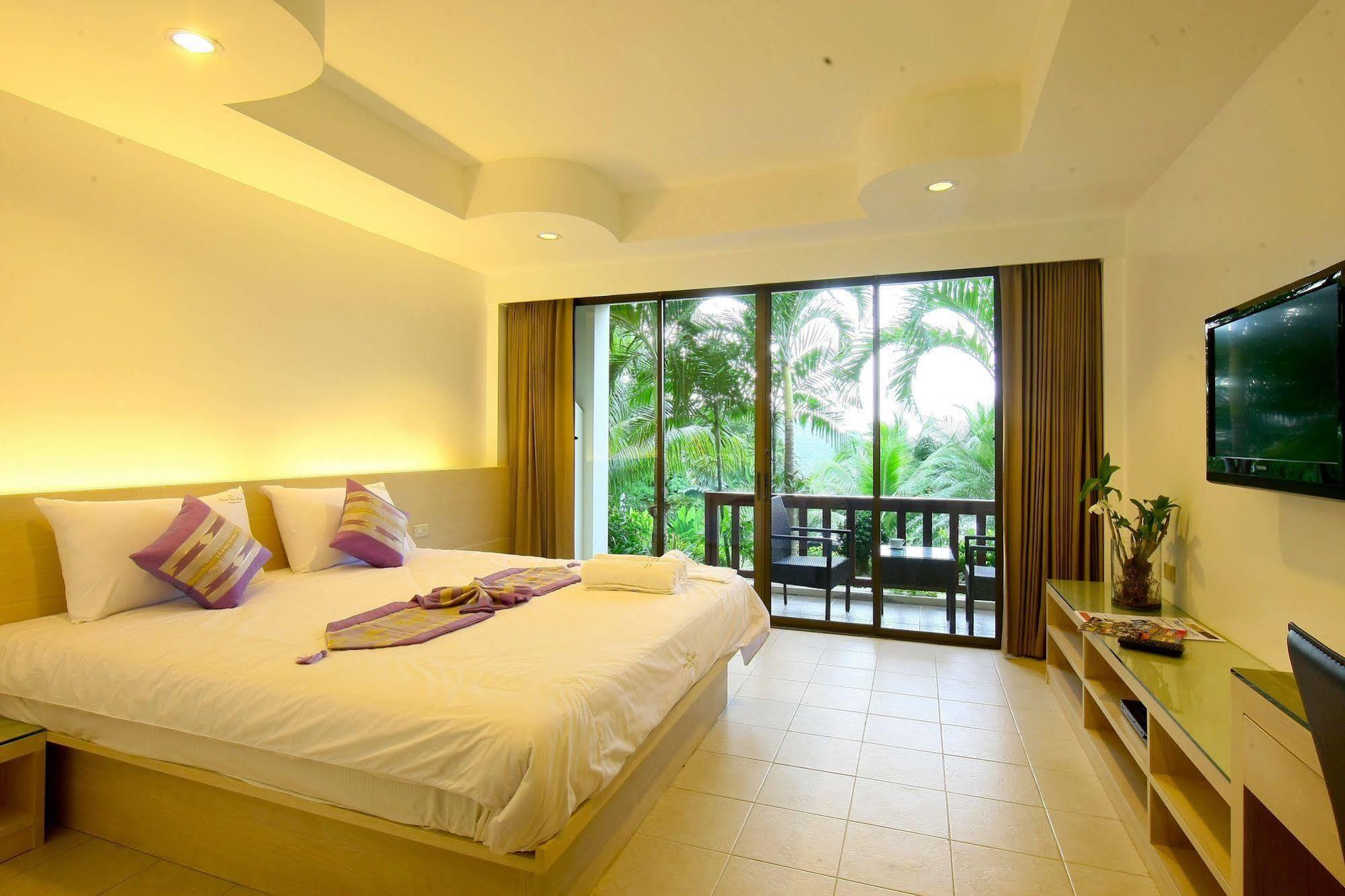 Sea Hills Resort Patong Exterior photo